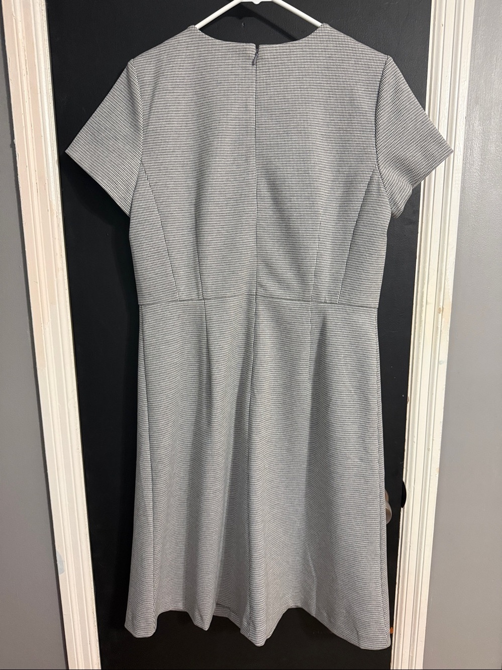 Ann Taylor Business Casual Short Sleeve Sheath Dress Size: 10 - Picture 3 of 7